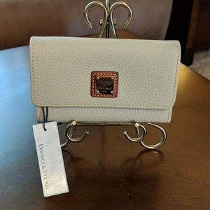 NWT Dooney & Bourke Pebble Grain Leather Wallet
